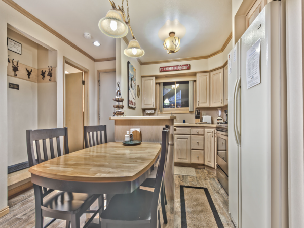 Ski in Ski out Park City condo sleeps 6